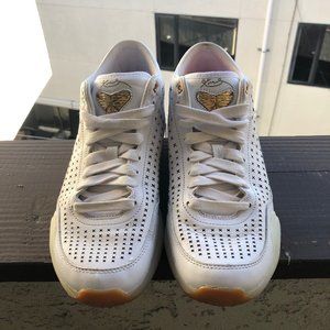 Kobe X (10) Ext Mid White/Metallic Gold Basketball